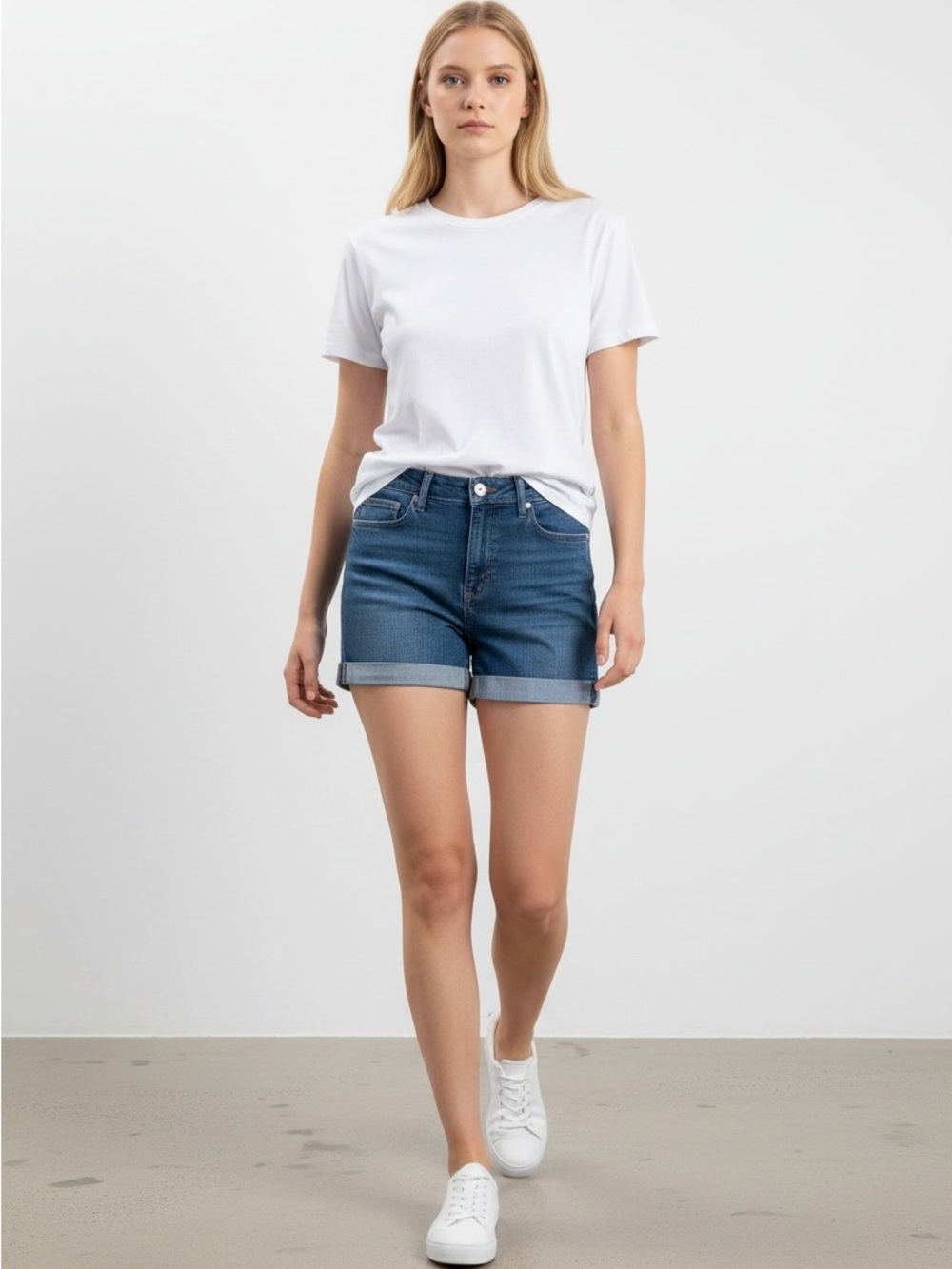 White House Black Market The 5” Denim Shorts Cuffed Size 8P Petite